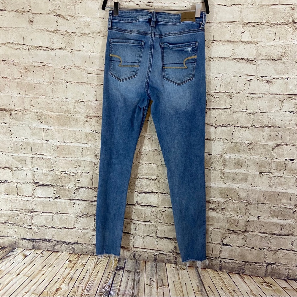 American Eagle super high rise distressed jeans - Picture 4 of 11